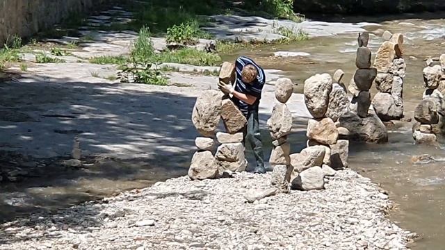 Прогулки по нижнему парку г. Кисловодска. Курортный сезон открыт! смотреть онлайн