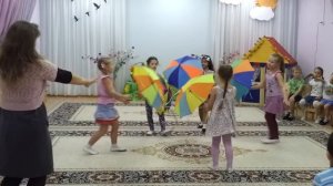 Танец с зонтиками, подготовительная группа №9,  осень 2015