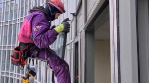 Замена холодного остекления на тёплое альпинистами