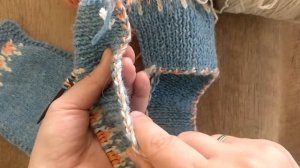 Вязание спицами. Кофта "Тюсселадд" из книги "Дикие свитеры" от Линки Нойман из рассказовской пряжи.