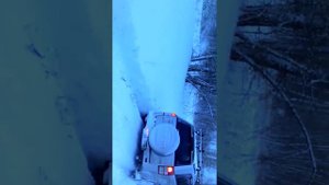 Сузуки Гранд Витара в снегу.