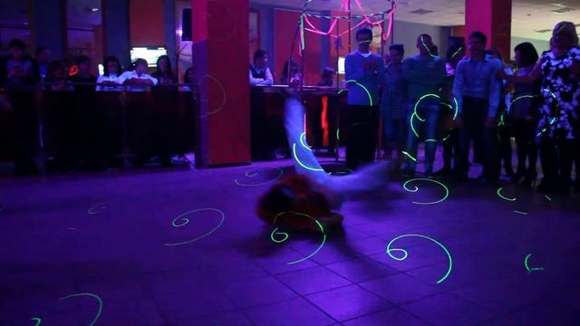 2014.04.11 Кумертау клуб Жара, студия брейк-данса Sense of flie смотреть онлайн