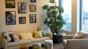 Изысканная гостиная цвета кофе с молоком