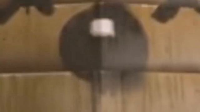 СТОИТ БАНДА ЯИЦ НО ПОЯВЛЯЕТСЯ БАНДА ПРОСТЫНИ