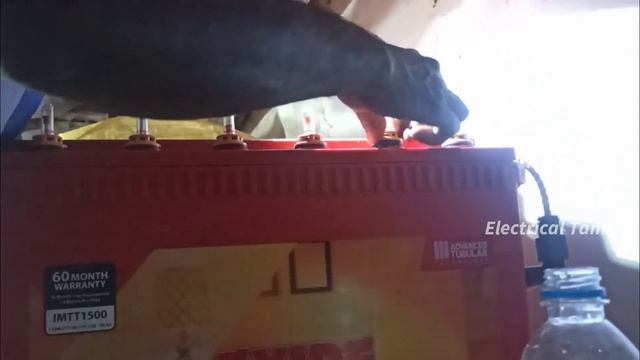 HOW TO FILL BATTERY WATER IN HOME INVERTER/UPS BATTERY /Distilled water filling in Battery смотреть онлайн