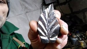 из рессоры делаю штамп листика борфрезами,художественная ковка,кованные элементы,кондуктор.