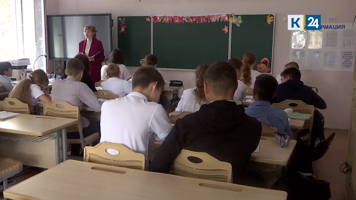 10 тысяч учителям. Из российских школ за год уволились почти 200 тысяч учителей. Как учитель устраивается на работу.
