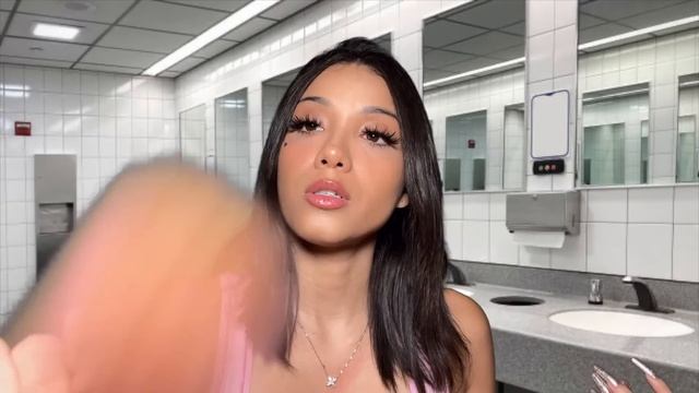 ASMR| Mean girl does your makeup & insults you ?? Aggressive Roleplay (personal attention) смотреть онлайн