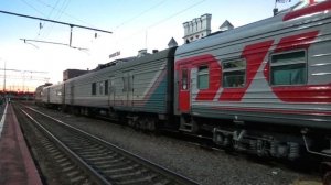 ЧС4Т-385 с пассажирским поездом Москва — Воркута прибывает на станцию Вологда-1