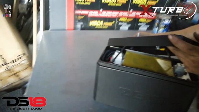 DS18 LTI40A unboxing & inside look of the power cell смотреть онлайн