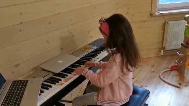 Liza. Транспонирование "Французской песенки" от разных нот смотреть онлайн