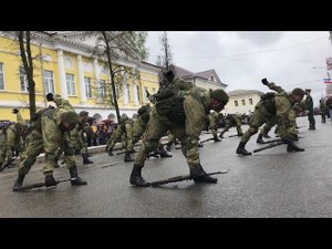 Батальон охраны и разведки: стреляют все! Самый красочный фрагмент Парада Победы в Козельске