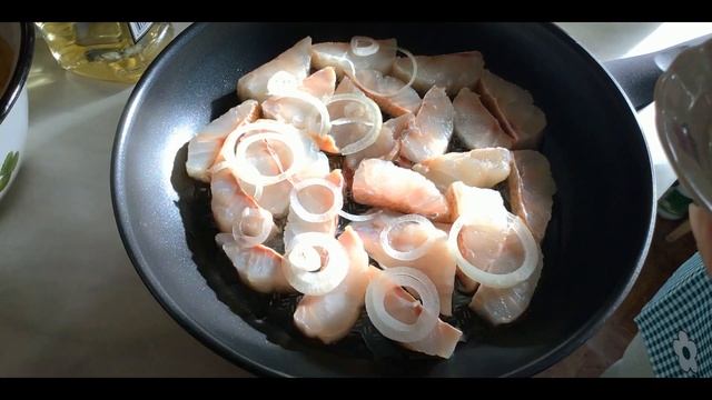 Картофель с рыбой по-французски. Сочно и очень вкусно .