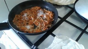 СУДАК  В ТОМАТЕ  С ОВОЩАМИ( ЗАПЕЧЕННЫЙ)