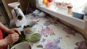 Как приготовить ферментированный сок из чистотела без спиртовых добавок.