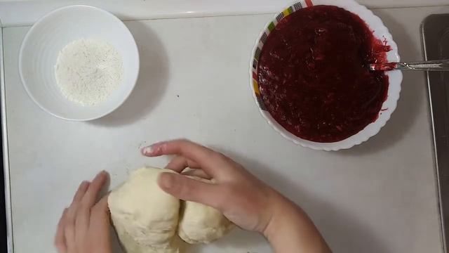 Творожная плетенка с ароматной вишневой начинкой