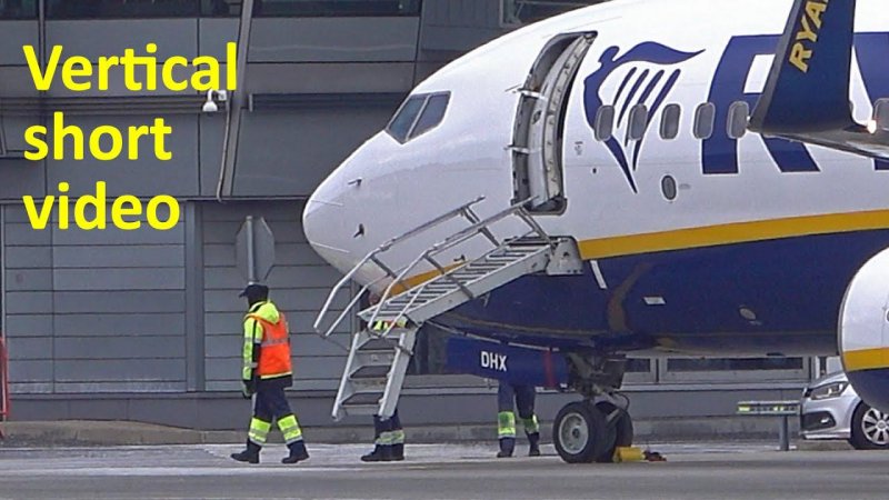 Почему другие так не делают?Только Ryanair. Это же гениально и просто!  #shorts