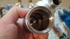 Фильтр поворотный механической очистки с манометром 1/2″ VP162 Vieir 110 микрон