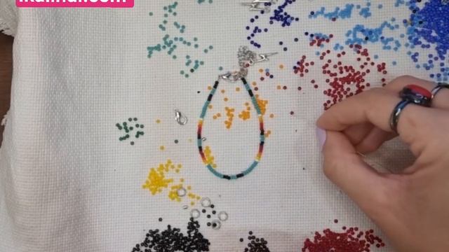 Браслет из бисера своими руками. Бисероплетение. Мастер-класс. смотреть онлайн