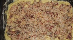 Пирог с картошкой и рыбными консервами