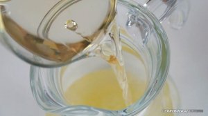 Три летних освежающих напитка: чай, лимонад, кофе.