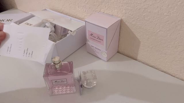 aesthetic unboxing of the new miss dior blooming bouquet (2023 ver.) & more ✿。• *₊° смотреть онлайн