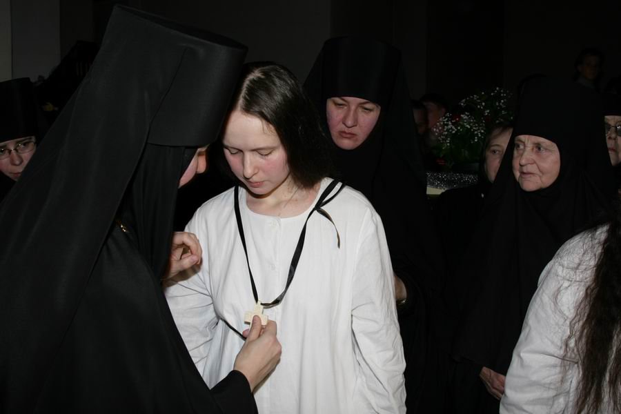 Болезнь монашек что это. Монастырь постриг монахини. Иноческий постриг инокиня. Монашеский постриг в женском монастыре.