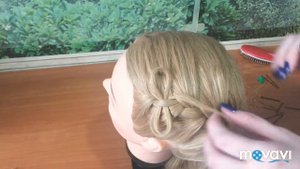 Обычный колосок с бантиками.Коса с бантиками.бантики из волос.косичка