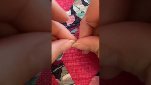Котик из бисера в сумочке ,вторая часть видео.