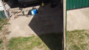 держатель гаражных  ворот от ветра