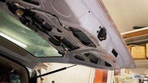 Как заменить лампу подсветки номера  Nissan Serena 26 | Replacing number plate light bulb on Serena