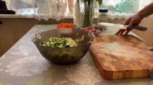 Диетический салат из свежей капусты // Салат с куриной грудкой, капустой и морковью по-корейски