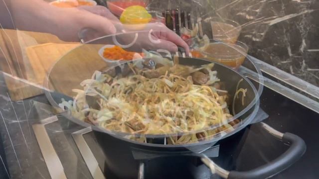 Гуляш из говядины в красном вине смотреть онлайн