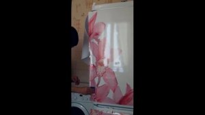 Как наклеить пленку на холодильник за 10 минут
