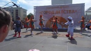 танцевальный номер "Жили у бабуси"