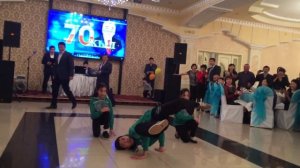Танец-подарок внуков на юбилей аташке. Astana