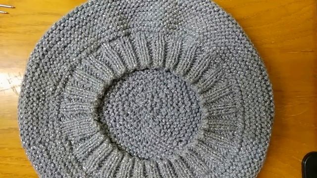 Простой Берет спицами для начинающих. Вязание спицами.