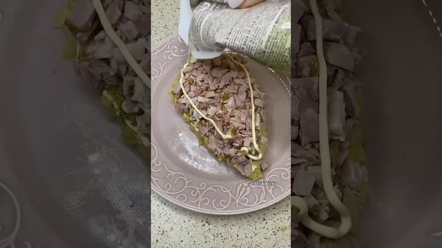 Салат морковка с копченой курицей на новый год 2023