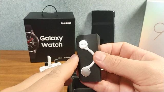 Распаковка Samsung Galaxy S10 на Snapdragon 855 и Galaxy Watch 46 mm смотреть онлайн
