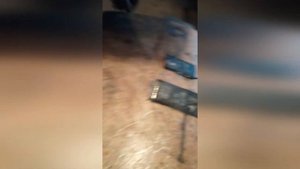 Что будет если проткнуть и разрубить аккумулятор от айфона