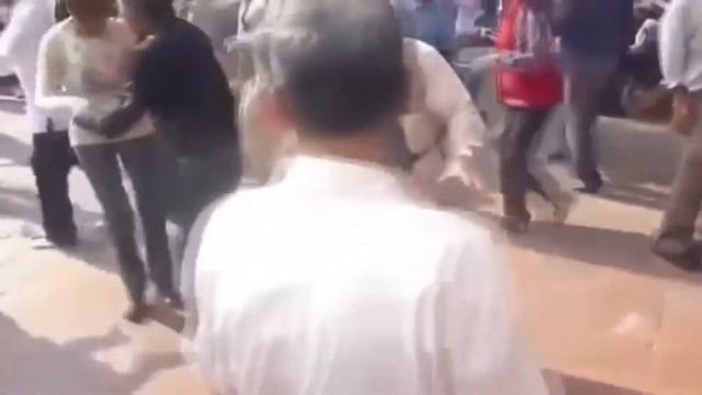 Дед танцует под Dubstep в 90 лет смотреть онлайн