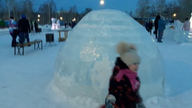 ПРОГУЛКА в зимний парк. смотреть онлайн
