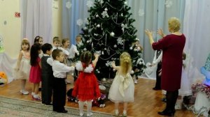 2 хоровод у Елки