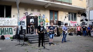 Сосны на морском берегу. Выступление на стене Цоя июль 2020