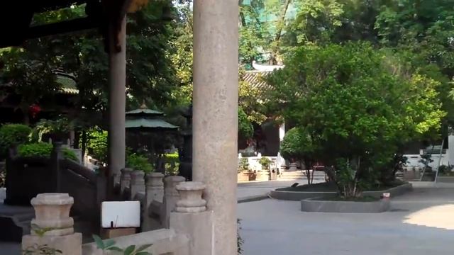 Guangzhou's (China) Six Banyan Trees Temple смотреть онлайн