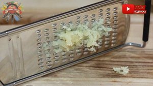 Как измельчить чеснок, если под рукой нет пресса? Лайфхак, о котором мало кто знает!