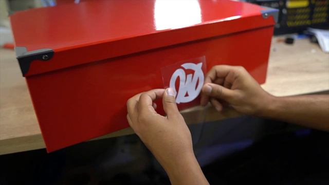 HOW TO MAKE A CUSTOM SNEAKER BOX! (Super EASY) смотреть онлайн