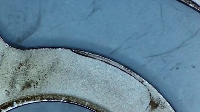 Denso HP-3. Выработка и грязь. Задняя крышка и пластина под микроскопом