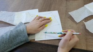Учимся моделировать выкройки из журнала! Показываю легкий способ переделки выкройки под себя!