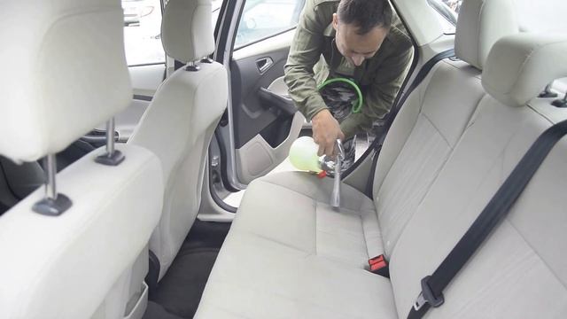 Химчистка салона автомобиля химией Grass при помощи Tornador смотреть онлайн